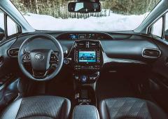 Interieur_toyota-prius-2022_0