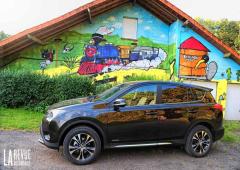 Toyota rav4 club edition pour feter les 20 ans en famille 