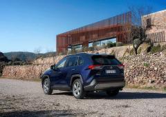 Exterieur_toyota-rav4-le-suv-full-hybrid-de-2022_1
                                                        width=