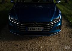 Exterieur_volkswagen-arteon-shooting-brake-elegance-essai_1
                                                        width=