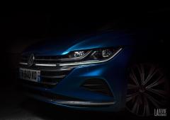 Exterieur_volkswagen-arteon-shooting-brake-elegance-essai_12
                                                        width=