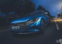 Exterieur_volkswagen-arteon-shooting-brake-elegance-essai_8
                                                        width=