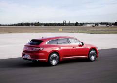 Exterieur_volkswagen-arteon-shooting-brake-le-brake-de-chasse-de-vw_0
                                                        width=