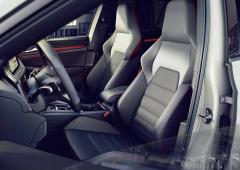 Interieur_golf-8-gti-clubsport-volkswagen-s-offre-une-super-traction_0
                                                        width=