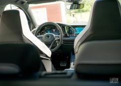 Interieur_golf-8-sw-r-line-tsi150-essai_1