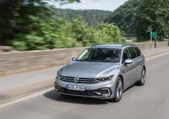 Exterieur_volkswagen-passat-sw-gte-essai_2
                                                        width=