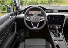 Interieur_volkswagen-passat-sw-gte-essai_0
                                                        width=