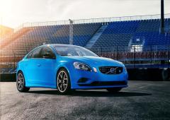 Une volvo s60 polestar en championnat v8 supercars australien 