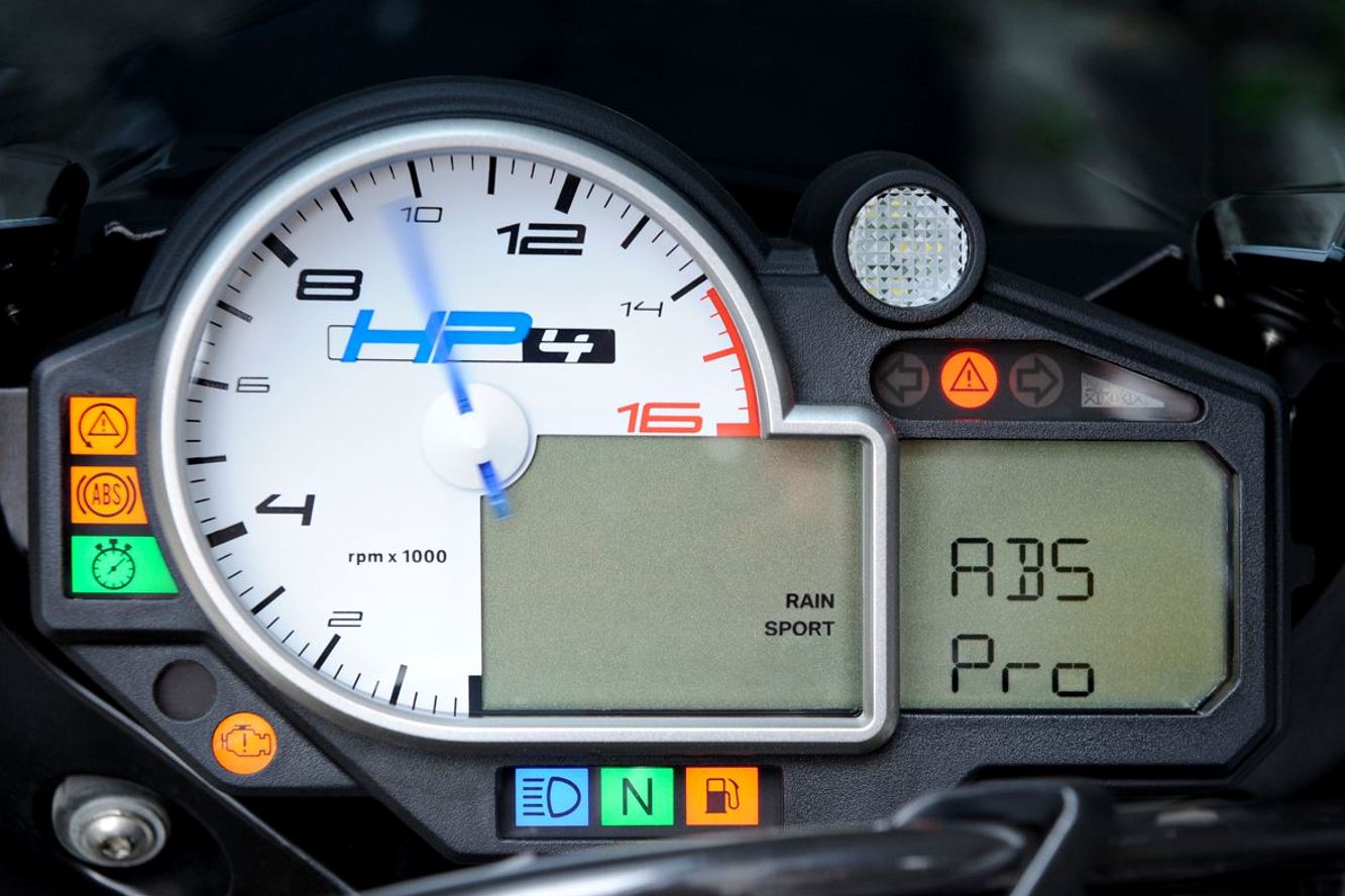 Un systeme de freinage abs pro sur les bmw hp4 