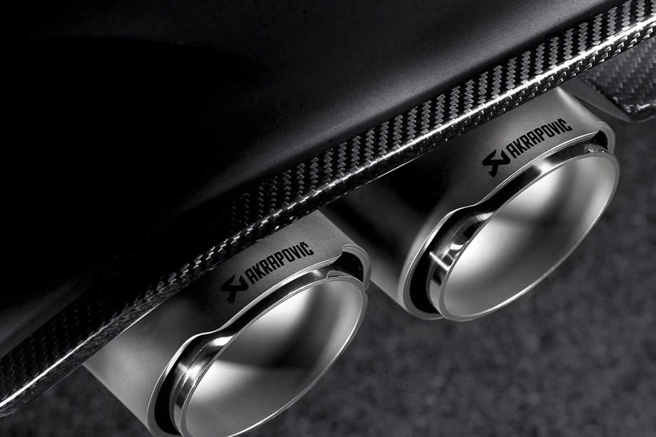 Akrapovic fait hurler la bmw m4 