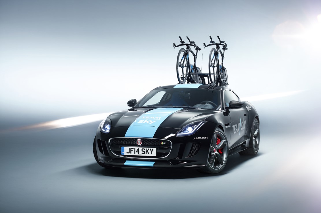 Jaguar la f type porte velos du team sky sur le tour de france 