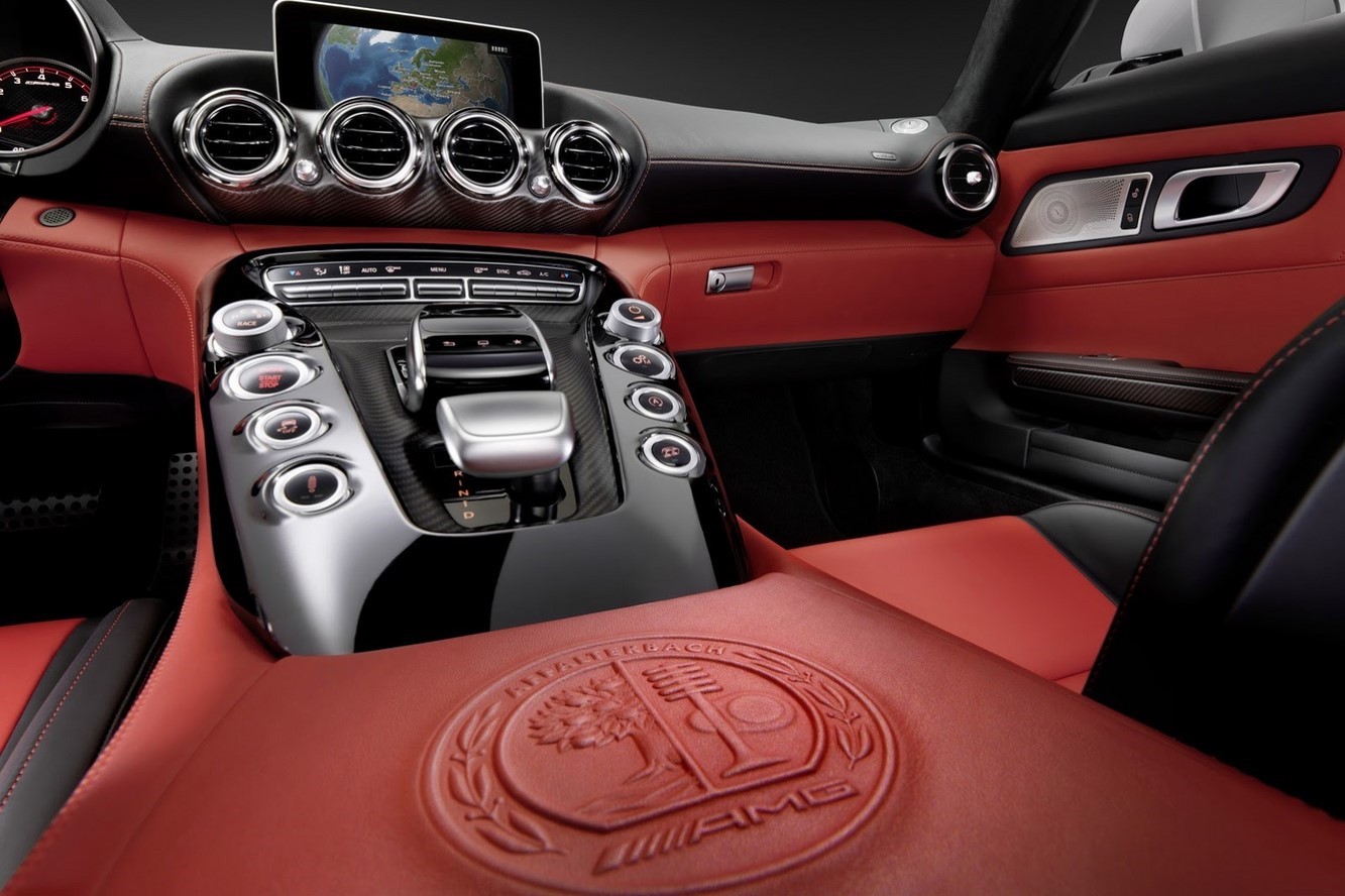 Mercedes devoile l interieur de sa future amg gt 