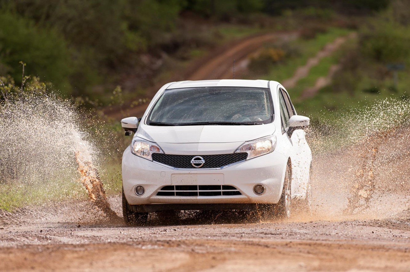 Image principale de l'actu: Nissan teste sa peinture auto nettoyante 