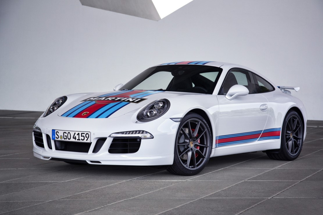 La porsche 911 aux couleurs du martini racing 