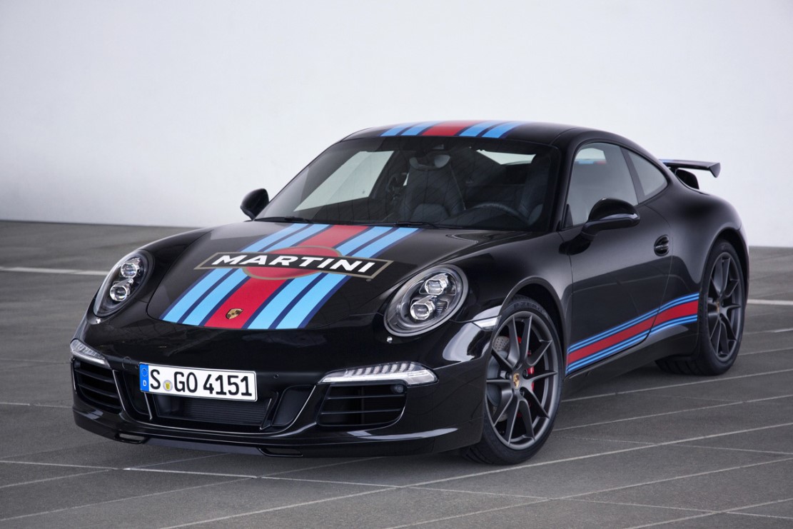 La porsche 911 aux couleurs du martini racing 