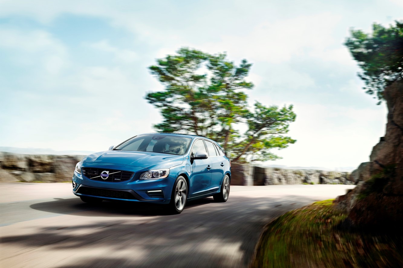 Image principale de l'actu: Le traitement r design pour le volvo v60 plug in hybrid 