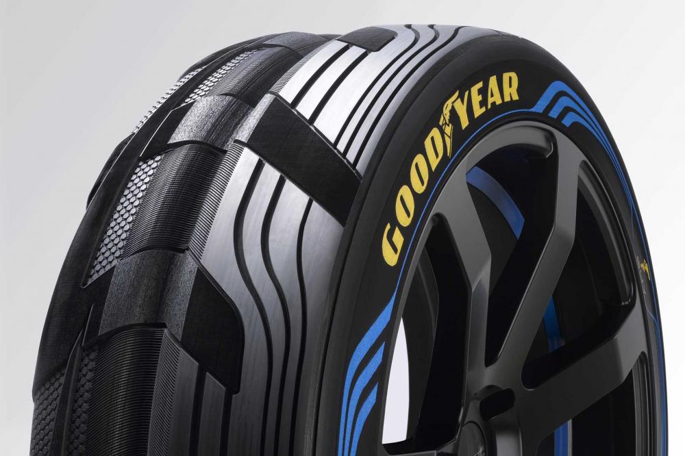 Image principale de l'actu: Le pneu a double empreinte de goodyear sur l intrado de hyundai 