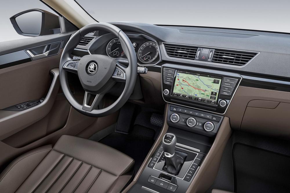 Image principale de l'actu: Nouvelle skoda superb 2015 place a l interieur 