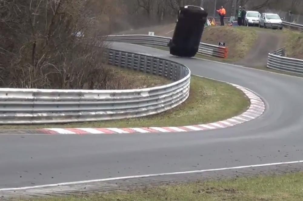 Image principale de l'actu: Vln crash d une nissan gt r gt3 au nurburgring 