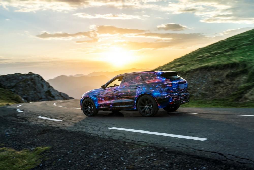 Image principale de l'actu: Jaguar f pace des details techniques sur le chassis 