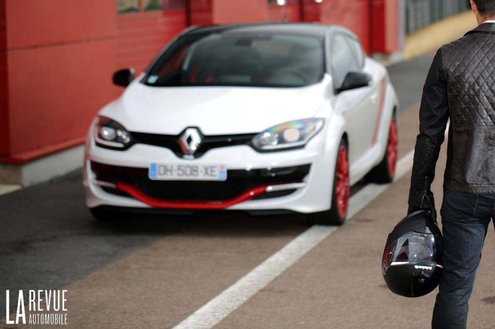 Image principale de l'actu: Essai Renault Megane RS Trophy R  : l'épouvantail des circuits