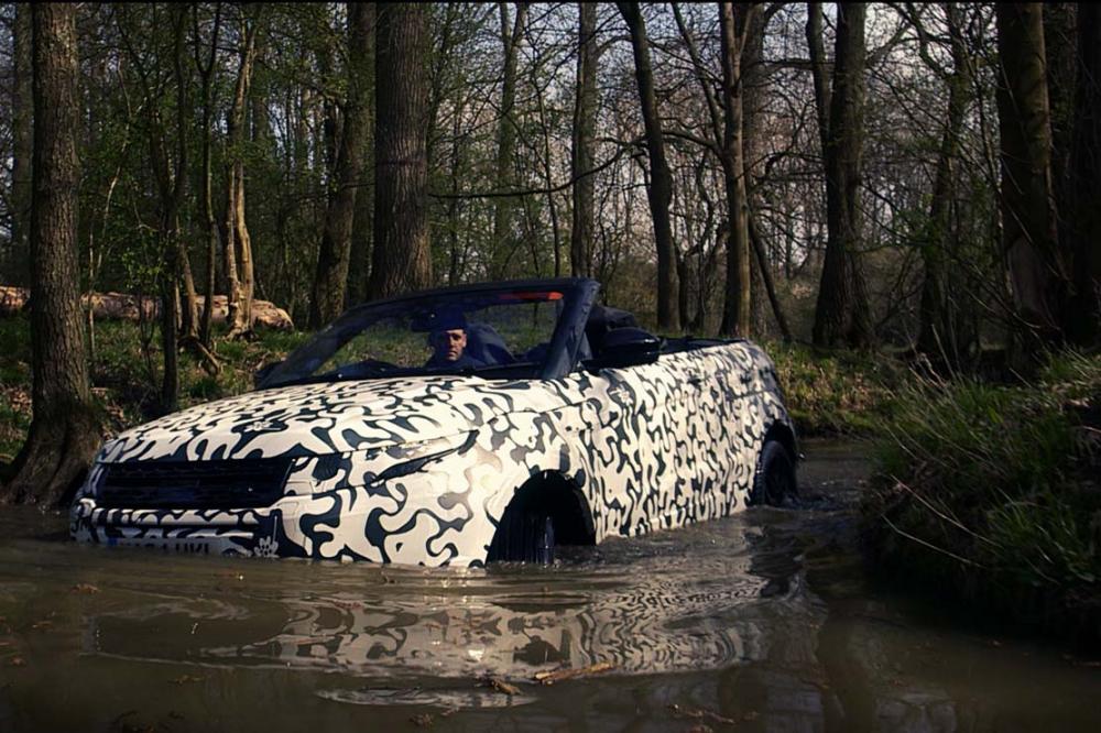 Image principale de l'actu: Le range rover evoque cabriolet s aventure entre les arbres 