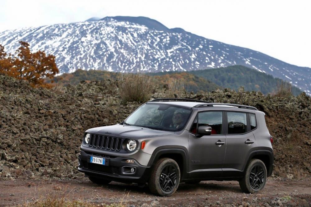 Image principale de l'actu: Serie speciale jeep renegade night eagle 