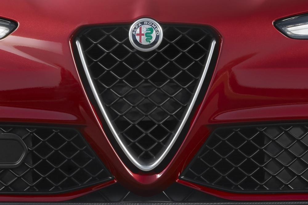 Image principale de l'actu: Le suv d alfa romeo s appellera stelvio 