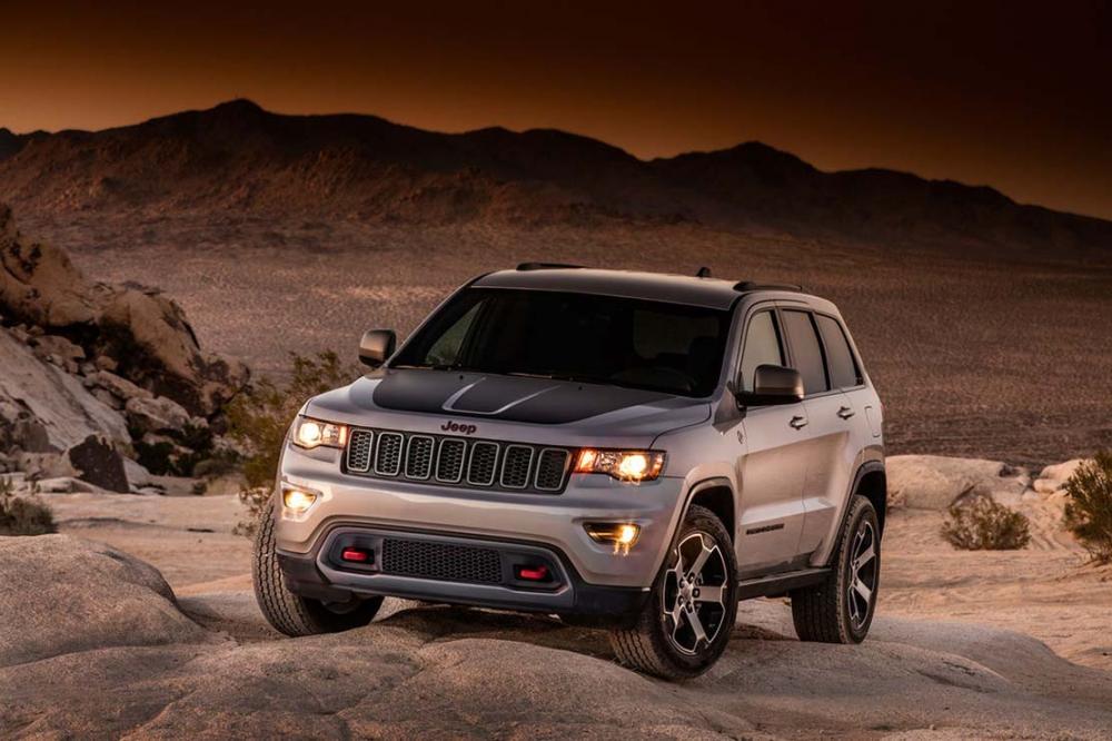 Image principale de l'actu: Le jeep grand cherokee trailhawk se montre en avance 