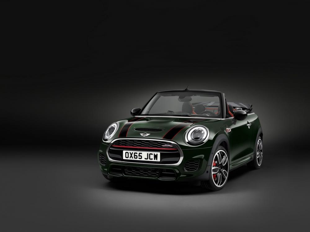 Image principale de l'actu: La mini cabrio john cooper works s expose a new york 