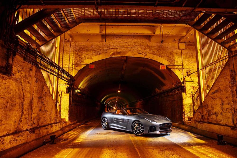 Image principale de l'actu: La jaguar f type svr hurle sous le bitume de new york 