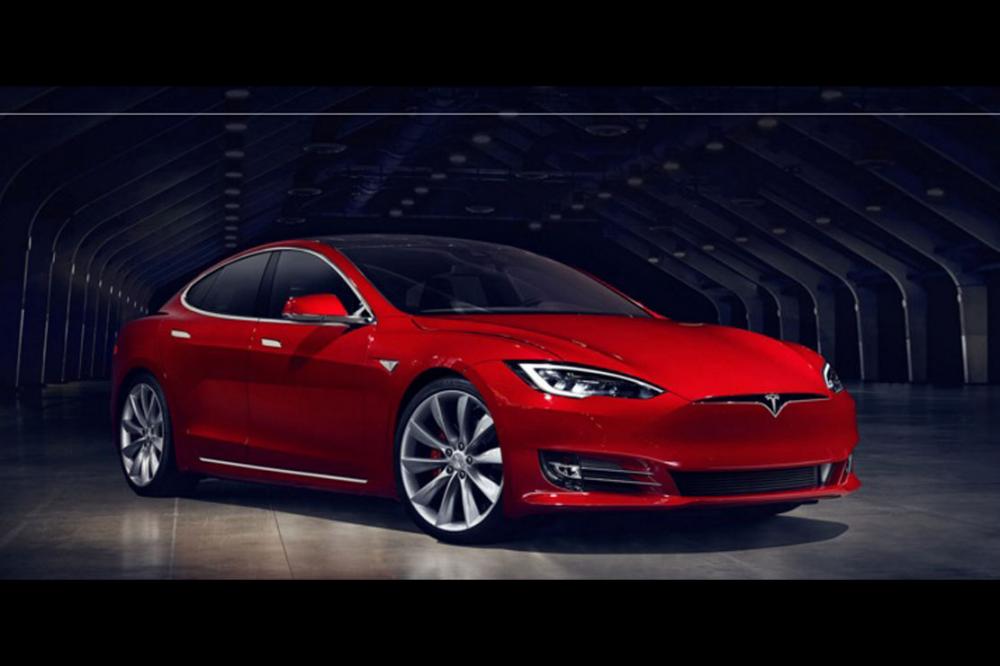 Image principale de l'actu: Tesla Model S : la version restylée se montre avant l'heure
