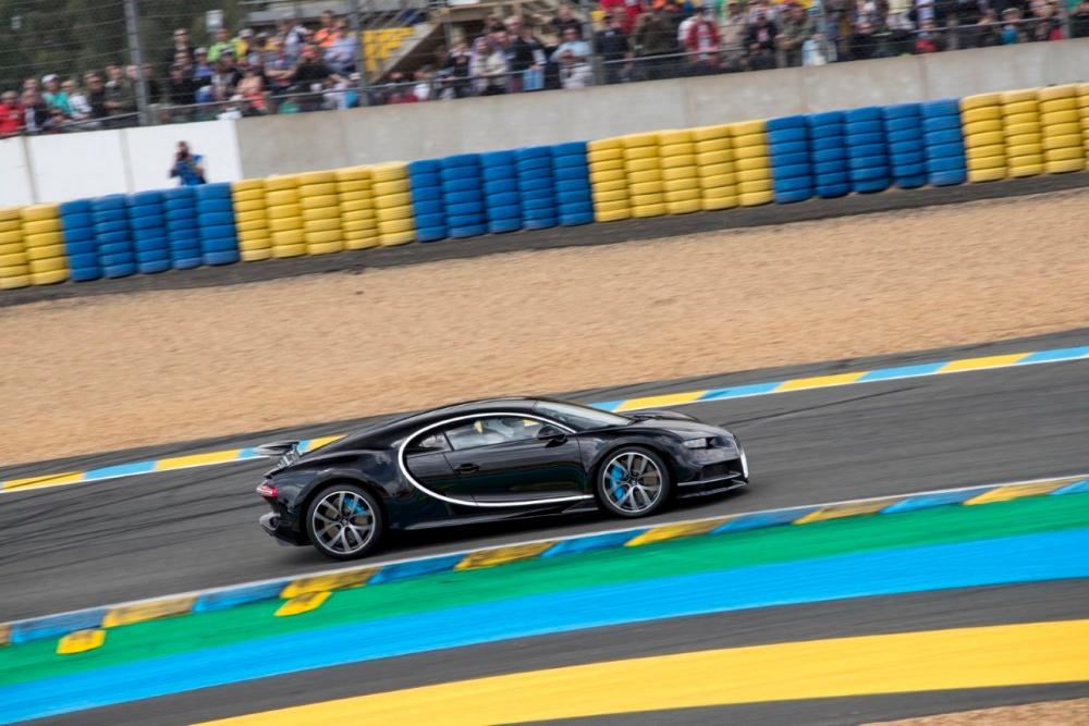 Image principale de l'actu: Bugatti chiron elle vise le record de vitesse 