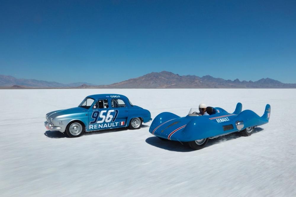 Image principale de l'actu: Renault classic a apporte l etoile filante et la dauphine a bonneville 