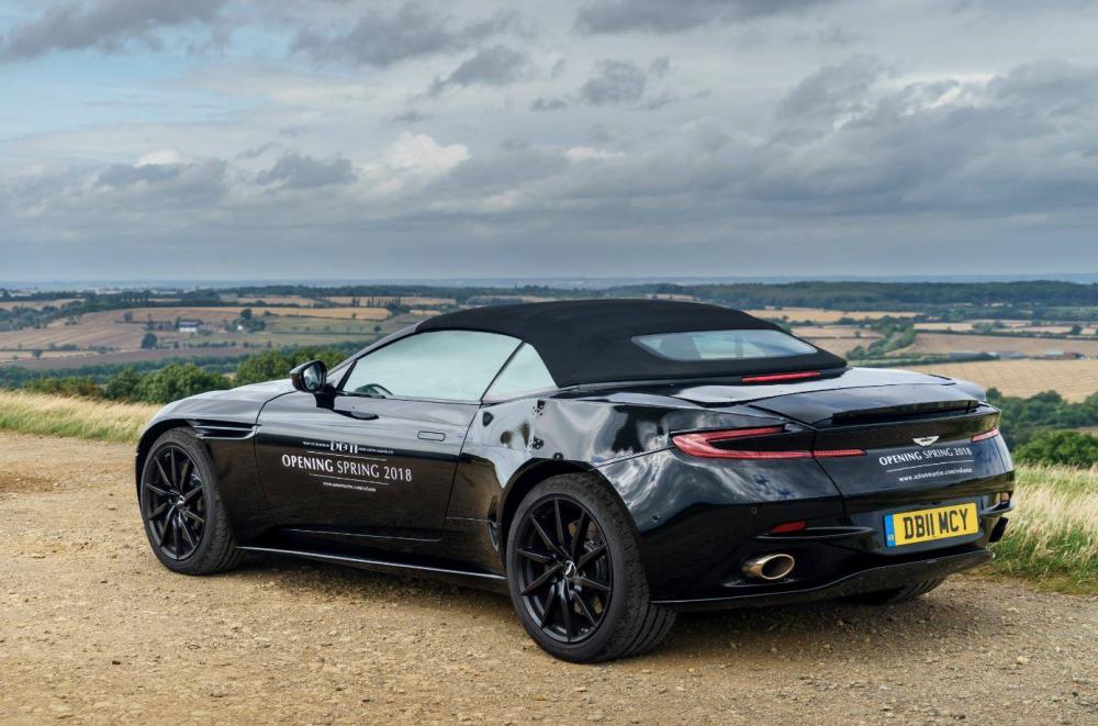 Image principale de l'actu: Aston martin db11 volante les premiers cliches devoiles 