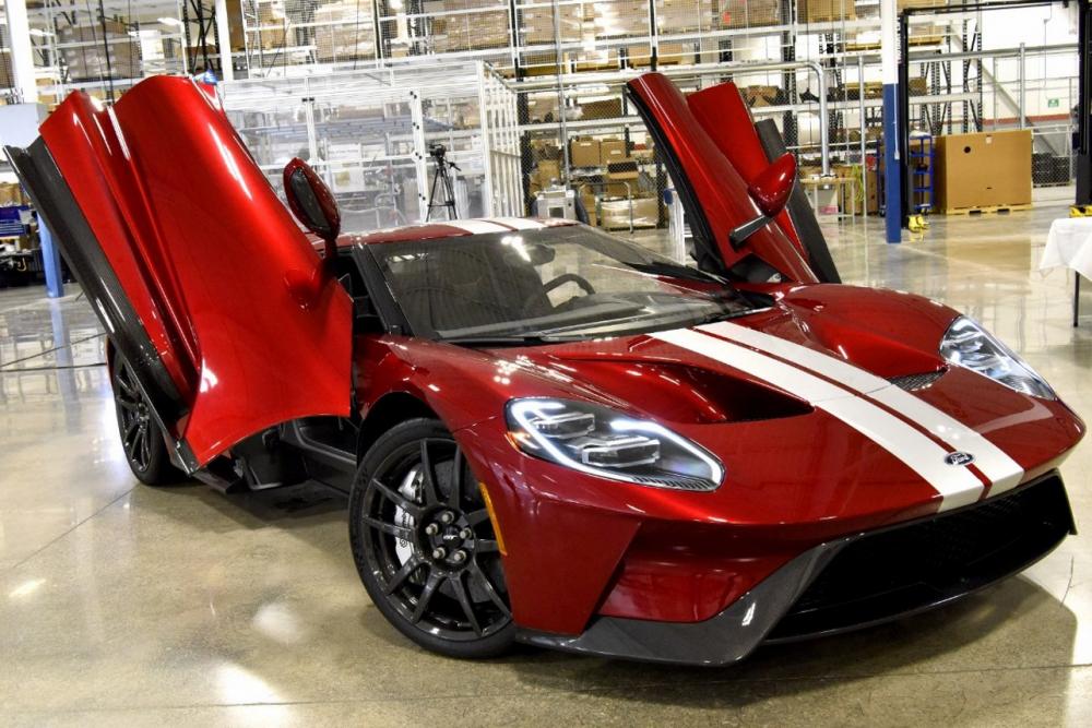 Image principale de l'actu: Ford gt le premier exemplaire est sorti des lignes de production 