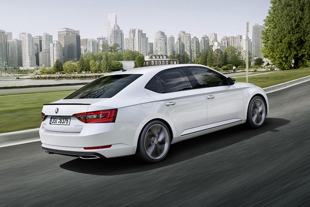 Image principale de l'actu: La Skoda Superb Sportline disponible à partir de 34 690 euros