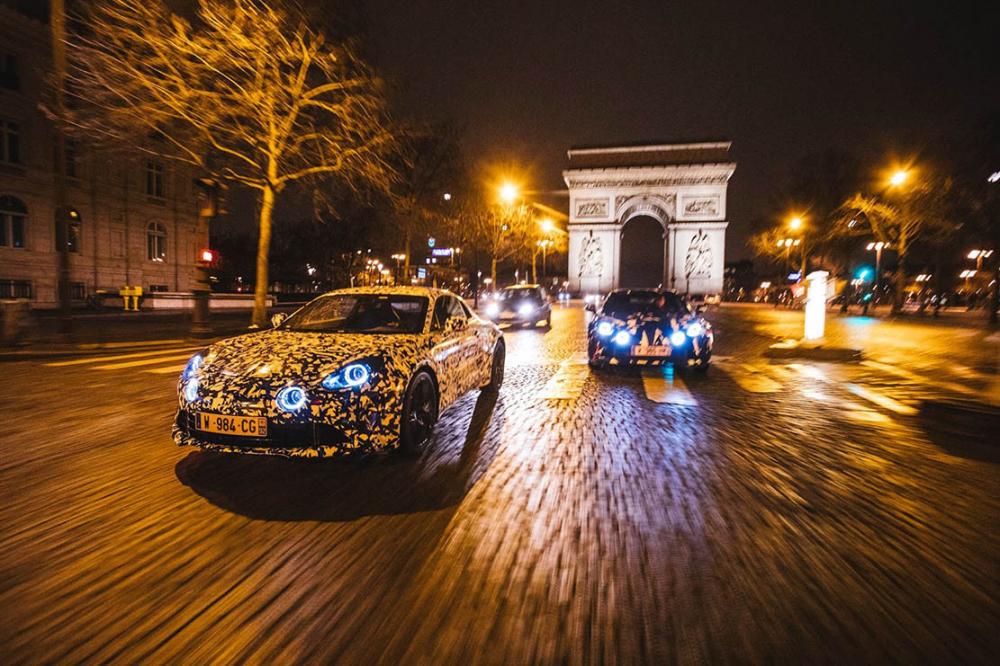 Image principale de l'actu: La nouvelle alpine a120 se promene la nuit dans paris 