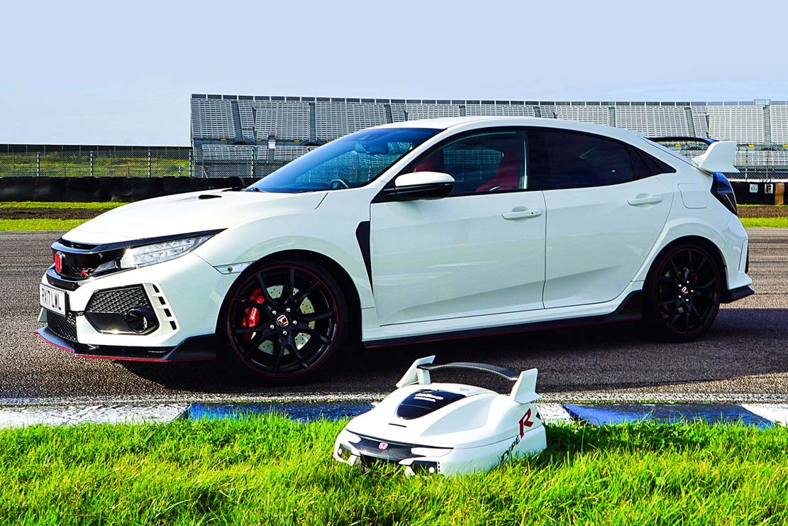 Image principale de l'actu: Une honda civic type r pour tondre votre pelouse toute seule 