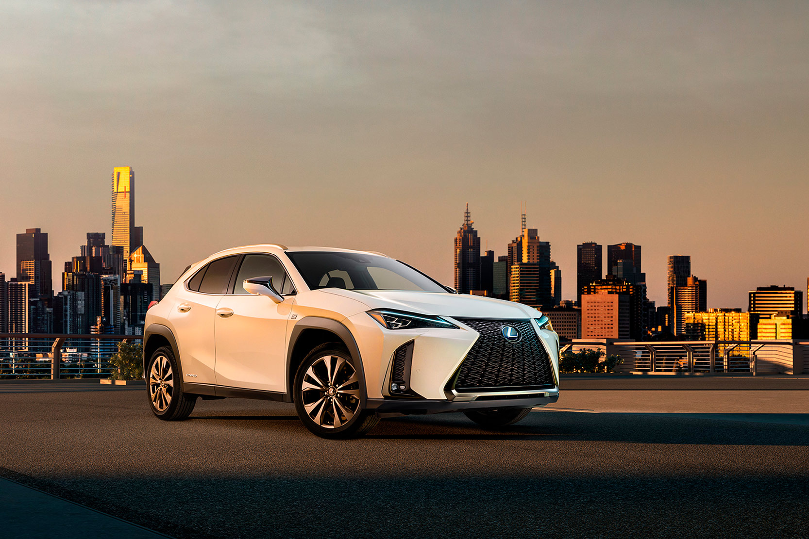 Image principale de l'actu: Lexus UX : le petit SUV se montre