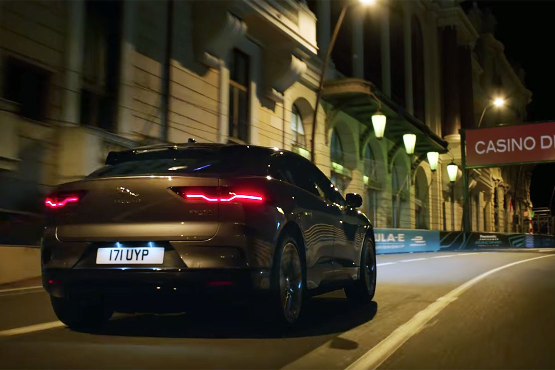 Image principale de l'actu: Jaguar i pace s annonce comme un suv sportif et furtif 