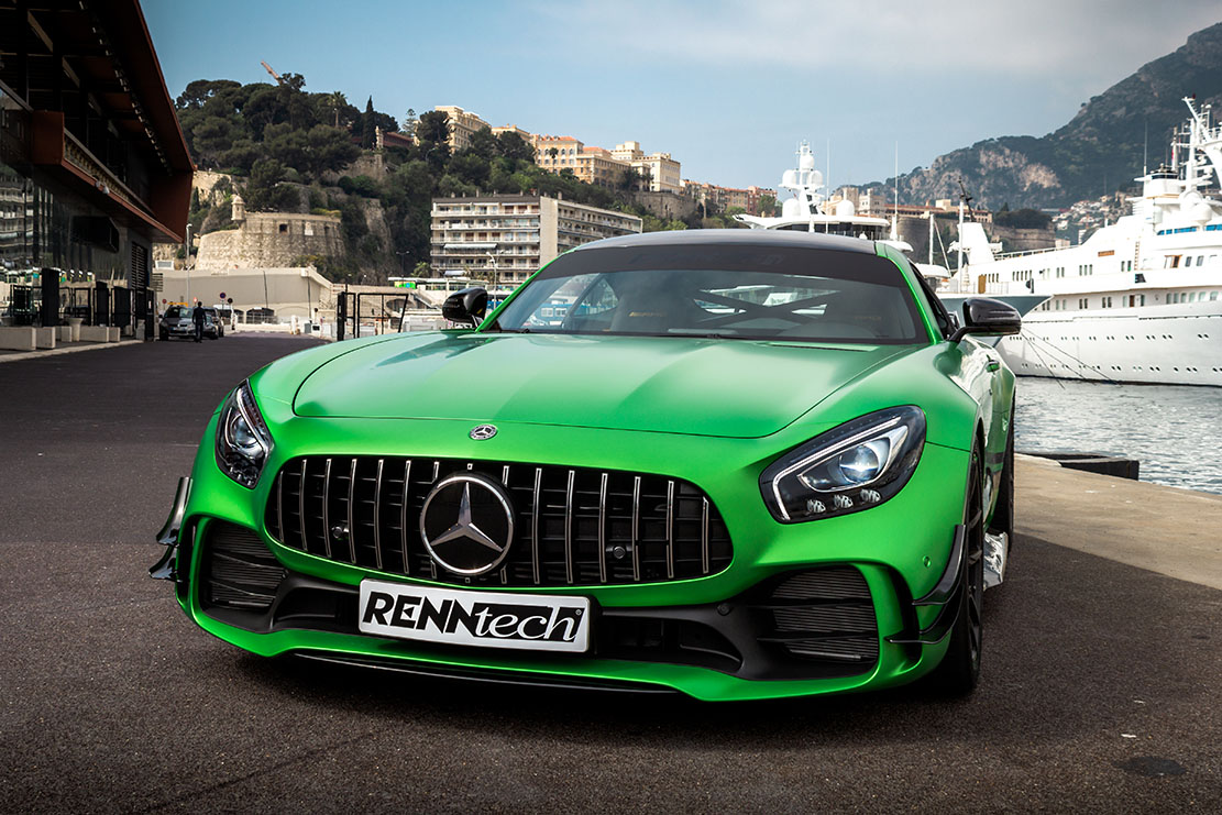 Image principale de l'actu: Renntech et Monstaka offrent 825 ch à la Mercedes AMG GT R