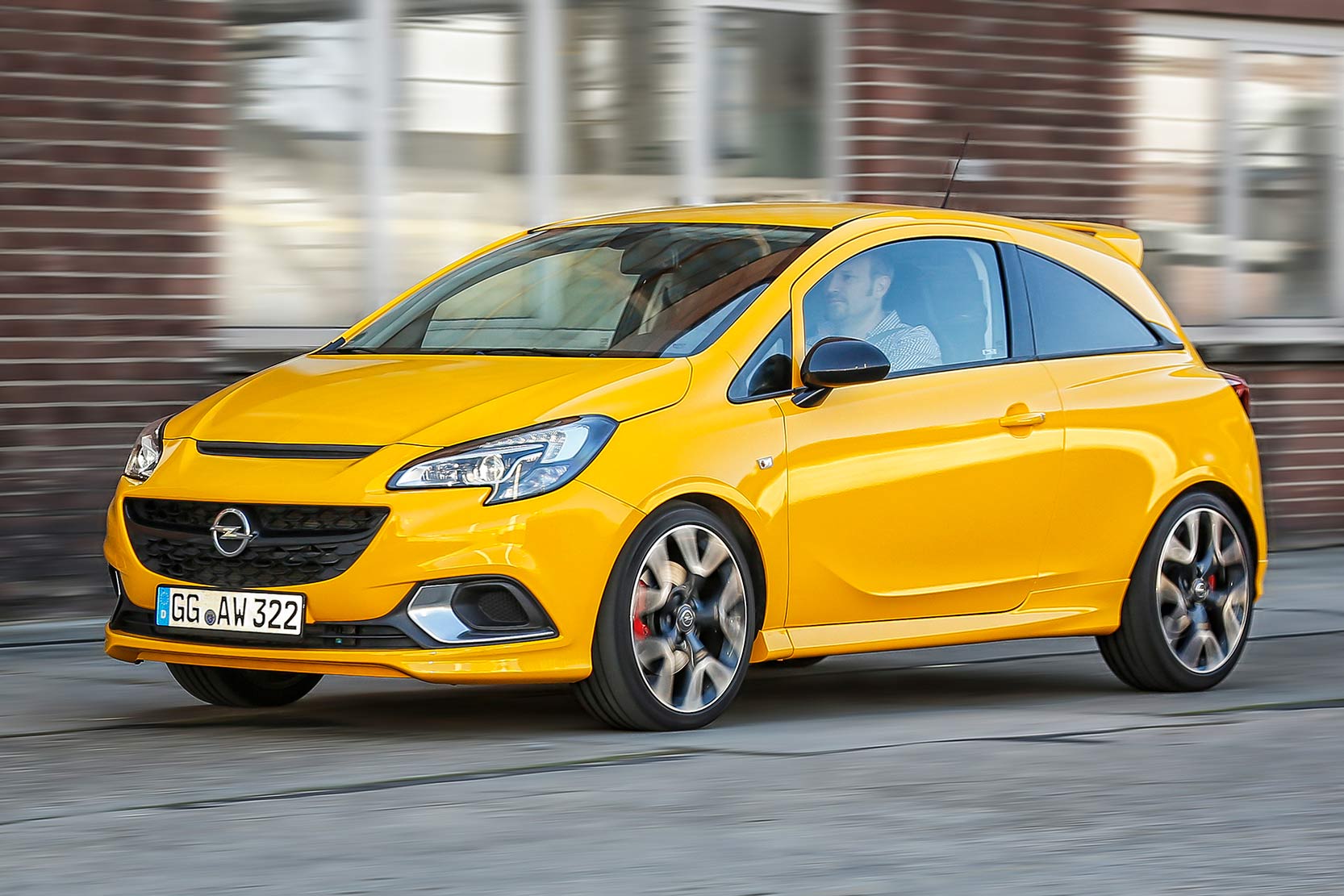 Image principale de l'actu: Opel corsa gsi petite joueuse 
