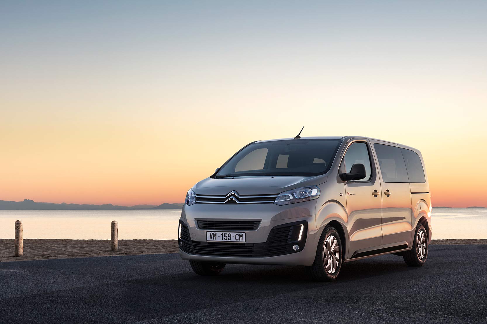 Image principale de l'actu: Citroen spacetourer rip curl tarifs et equipements 