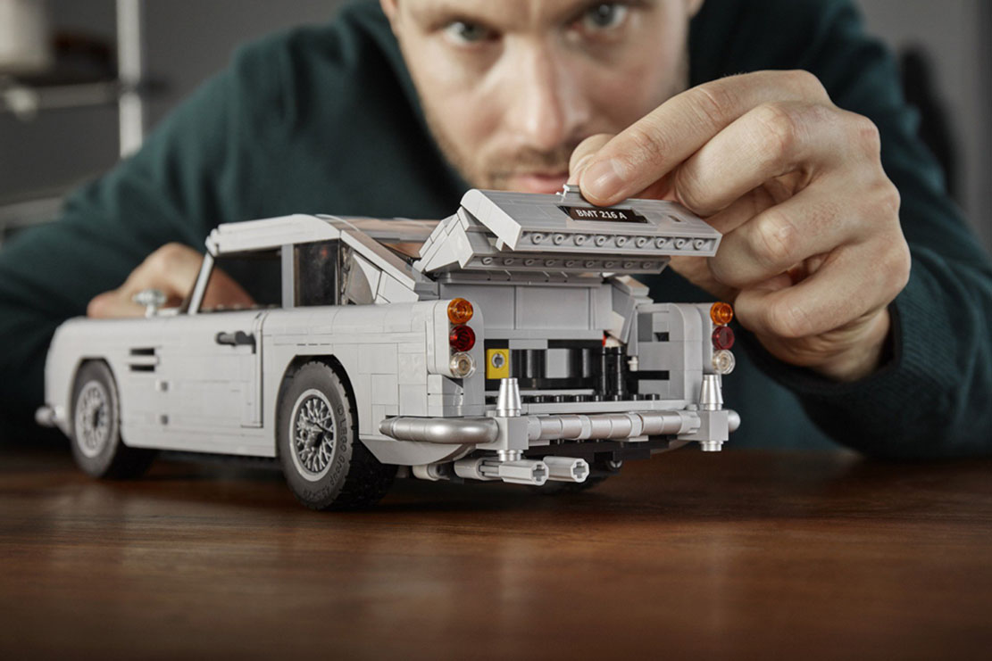 Image principale de l'actu: Aston martin db5 lego la voiture de james bond dans votre salon 