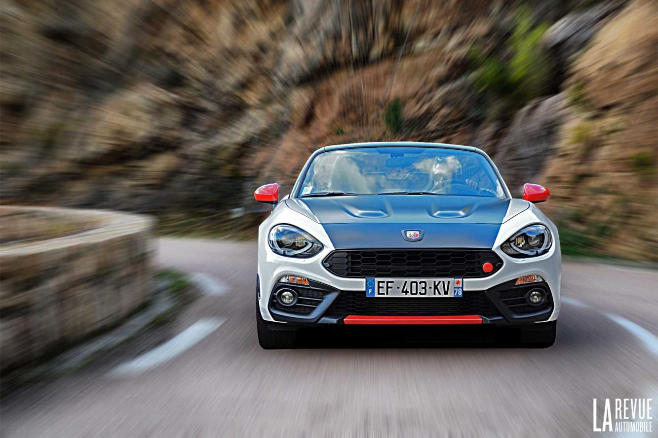 Image principale de l'actu: Essai Abarth 124 Spider : bien plus que des gimmicks