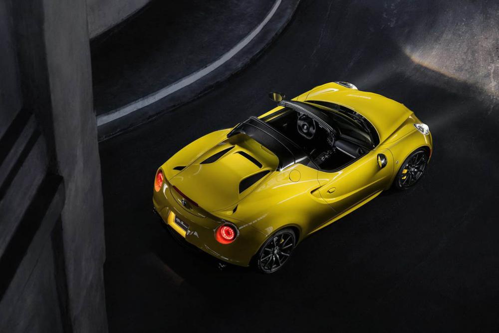 Image principale de l'actu: L alfa romeo 4c enleve le haut une bonne fois pour toute 