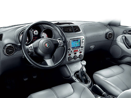Interieur_Alfa-Romeo-GT-Coupe_39