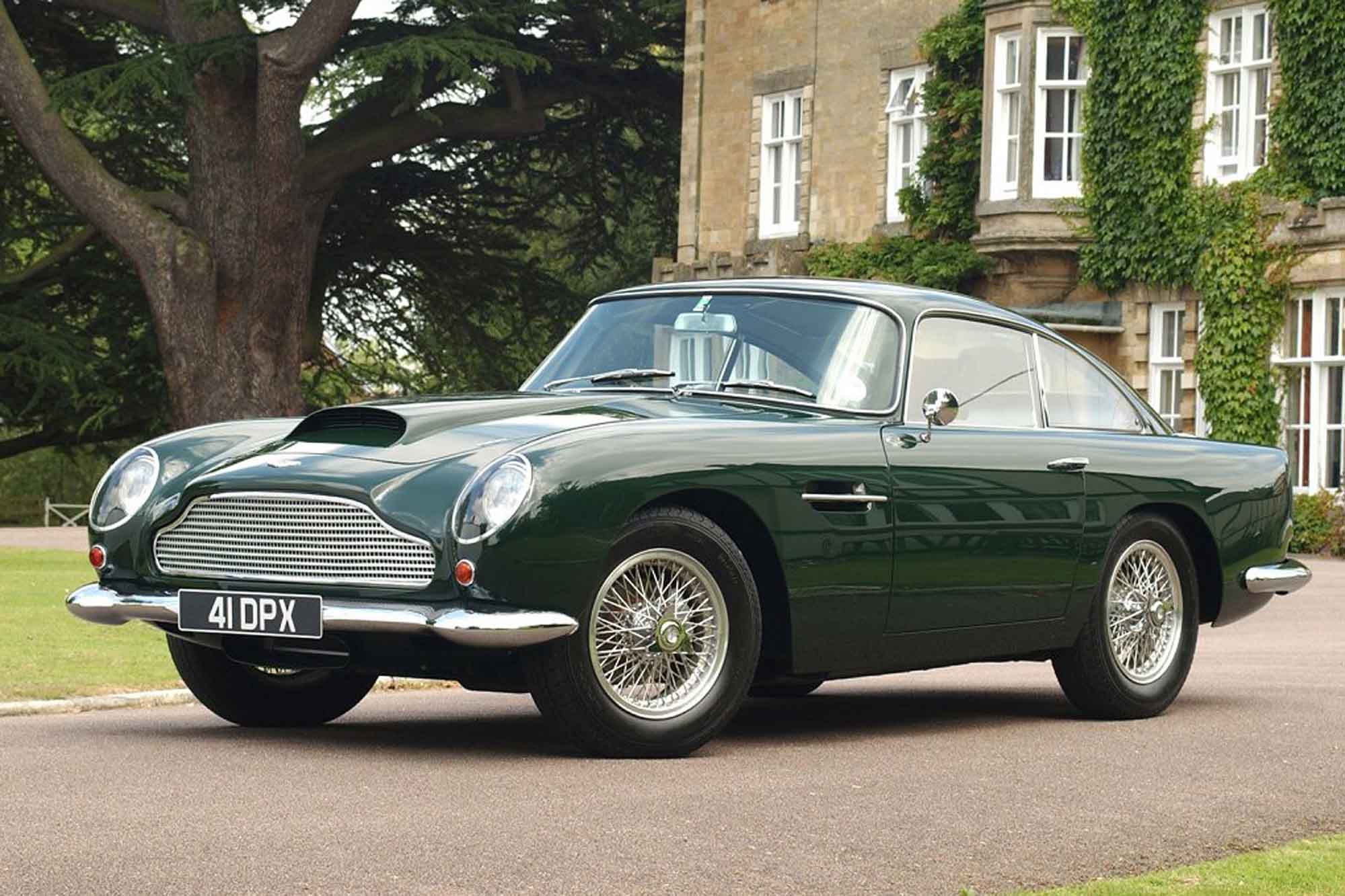 Image principale de l'actu: Aston martin relance la production de la db4 gt 