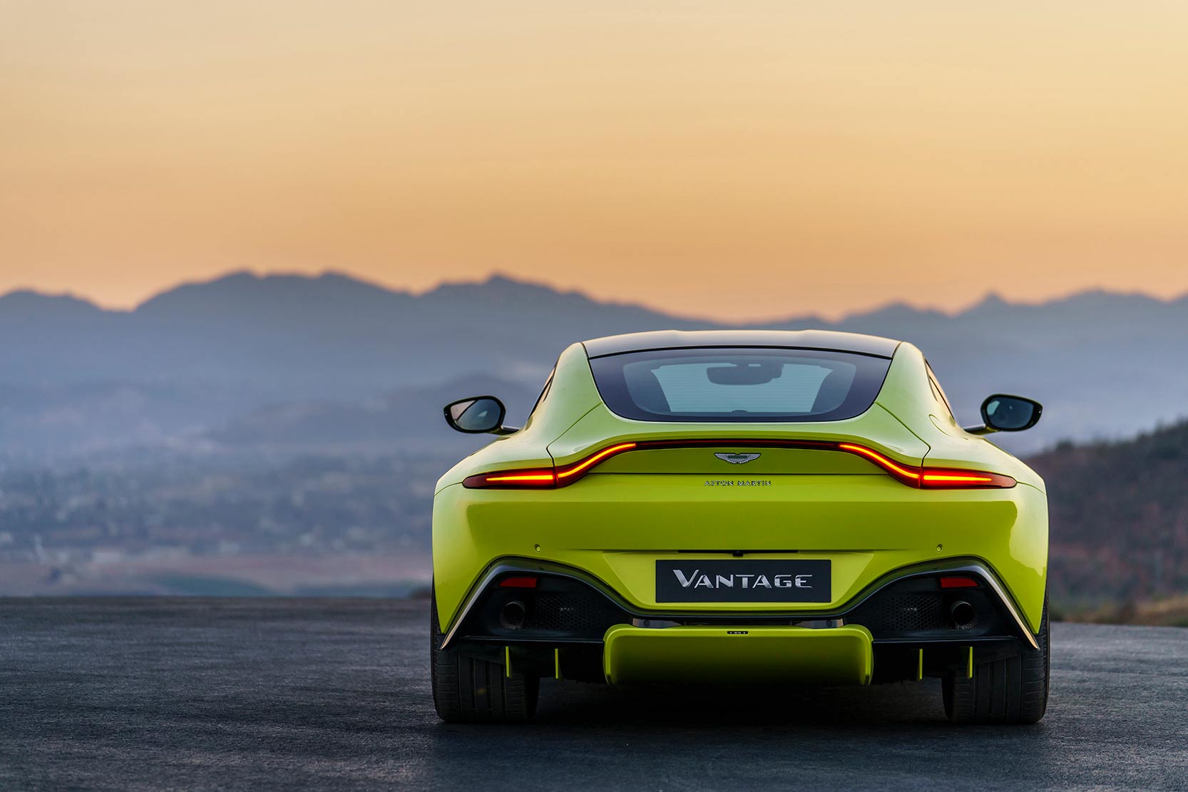 Image principale de l'actu: Aston martin vantage vers un six cylindres 